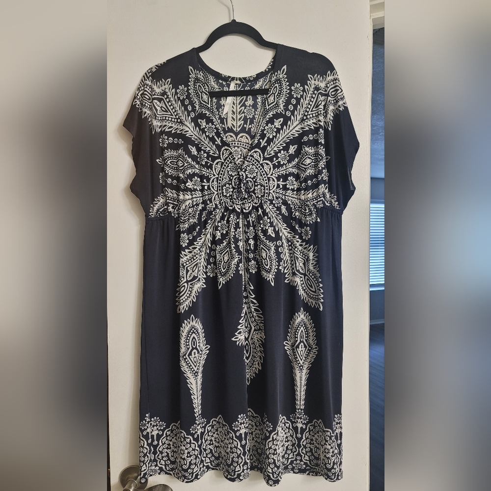 Cristinalove Navy and White Floral Print Dress